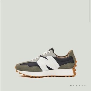 BNWT FIGS X NEW BALANCE 327 SNEAKERS